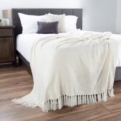 Hastings Home Oversized Chenille Throw Blanket - 70" X 60", Ivory 7 Hastings Home Oversized Chenille Throw Blanket - 70" X 60", Ivory -Hastings House GUEST 07188b7a a395 4805 8501 640793c88889