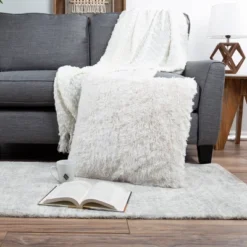 Hastings Home 24-inch Faux Fur Shag Pillow, White -Hastings House GUEST 121dcb50 9a57 4836 8979 65ab901962f2