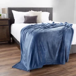 Flannel Fleece Throw Blanket- For Couch, Home Decor, Sofa & Chair- Oversized 60" X 70", Soft & Plush Microfiber In Infinity Blue By Hastings Home 7 Flannel Fleece Throw Blanket- For Couch, Home Decor, Sofa & Chair- Oversized 60" X 70", Soft & Plush Microfiber In Infinity Blue By Hastings Home -Hastings House GUEST 16dc55f6 acea 43f2 aced 22b495a7c55e