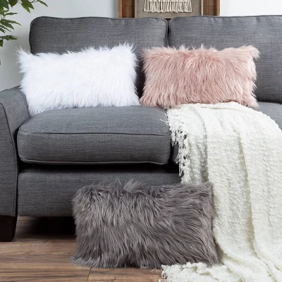 12"x20" Oversize Faux Fur Lumbar Throw Pillow - Hastings Home 4 12"x20" Oversize Faux Fur Lumbar Throw Pillow - Hastings Home - Image 4